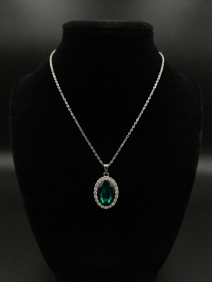 Emerald Elegance Pendant Necklace