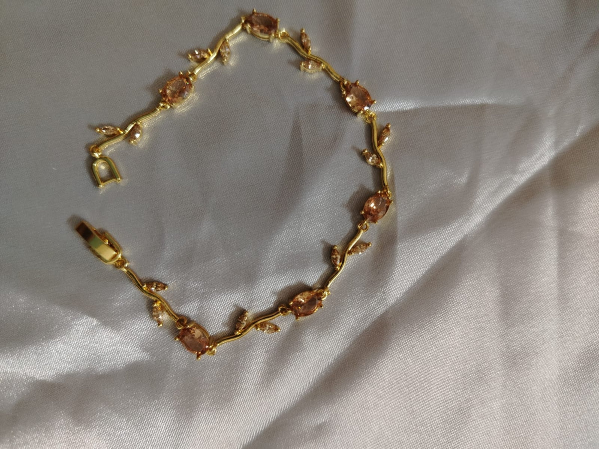 Tulip Champagne Bracelet 🌷✨
