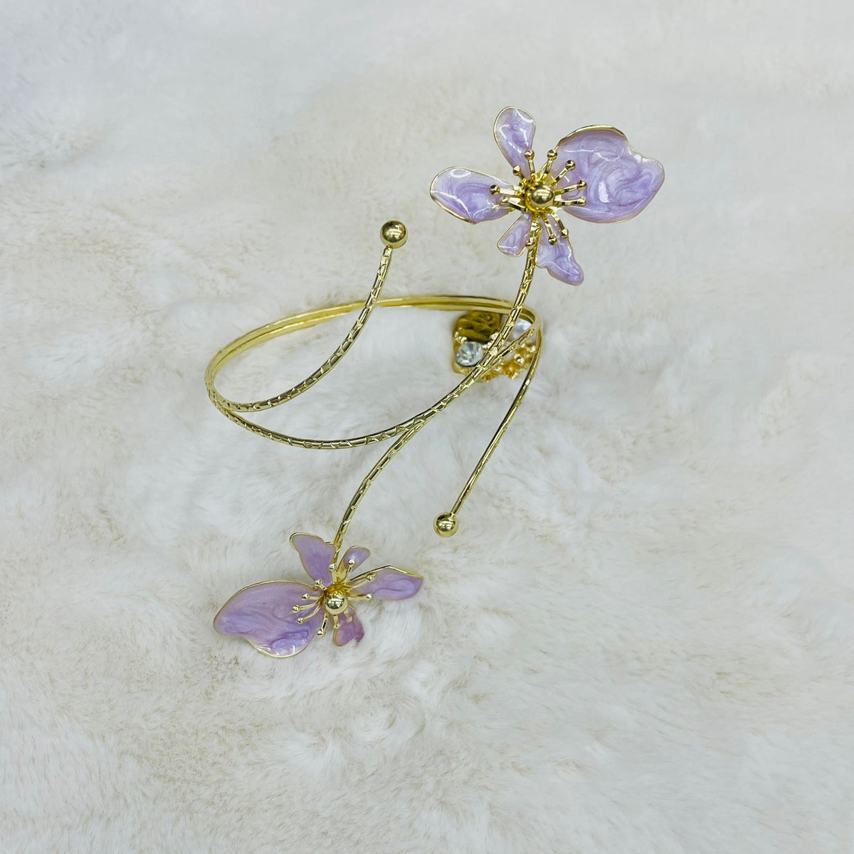 Double flower arm cuff